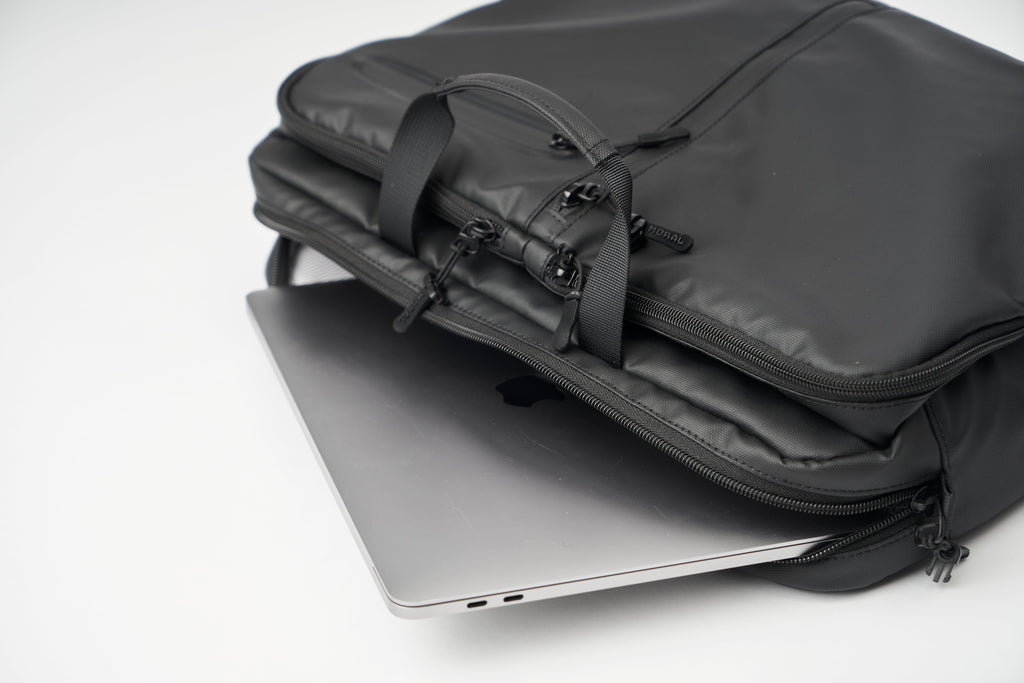 Cecil Trackies Briefcase 17L - Stealth Bomber Edition