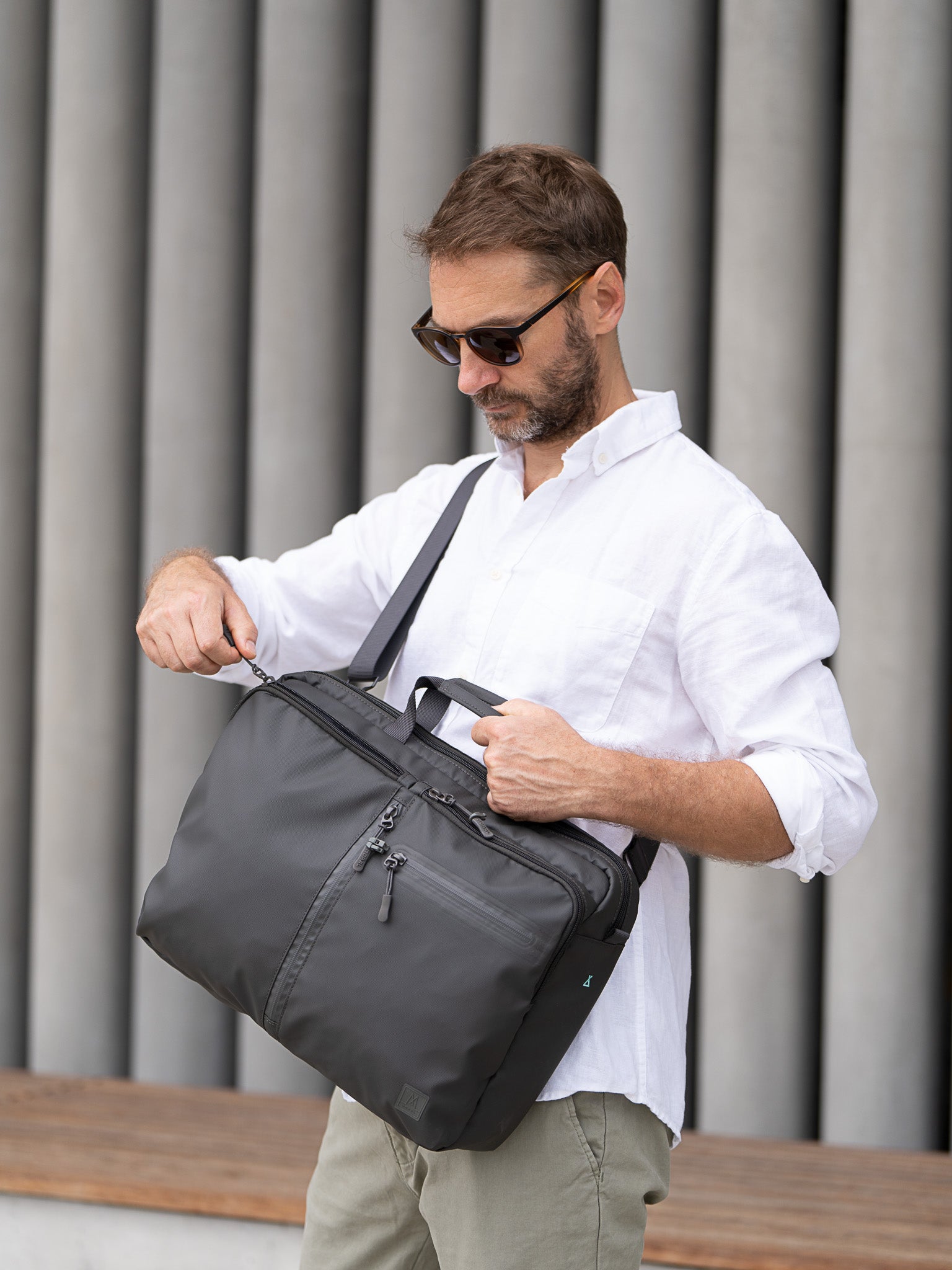 Cecil Trackies Briefcase 17L - Stealth Bomber Edition