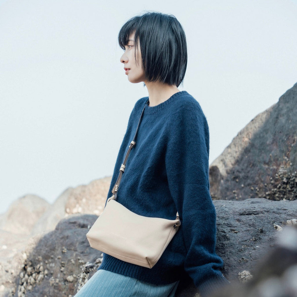 Shelly Leather Crossbody Bag