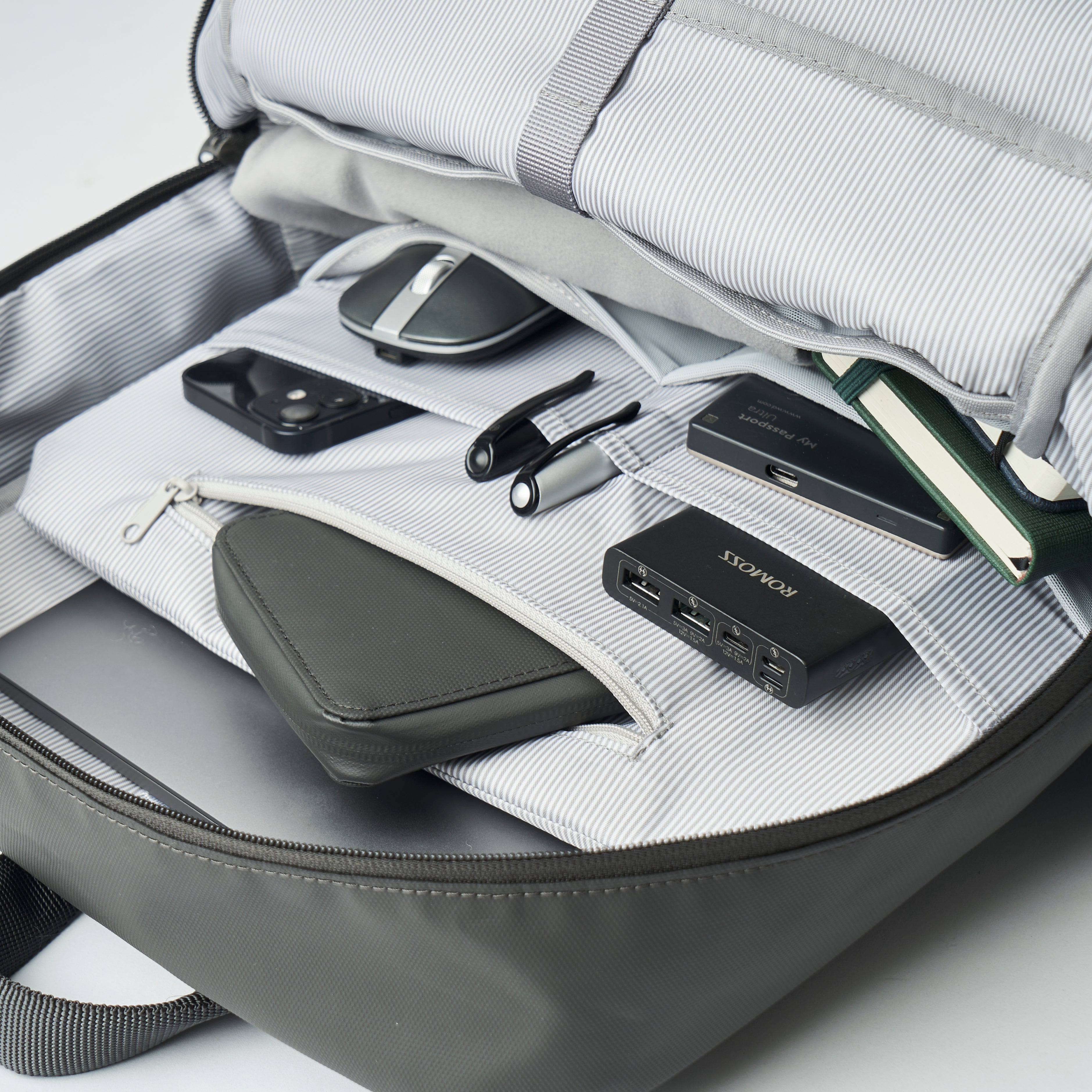 Cecil Trackies Backpack - Stealth Bomber Edition 25L